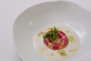 1. Aspic de akami de atun con ajo blanco 1