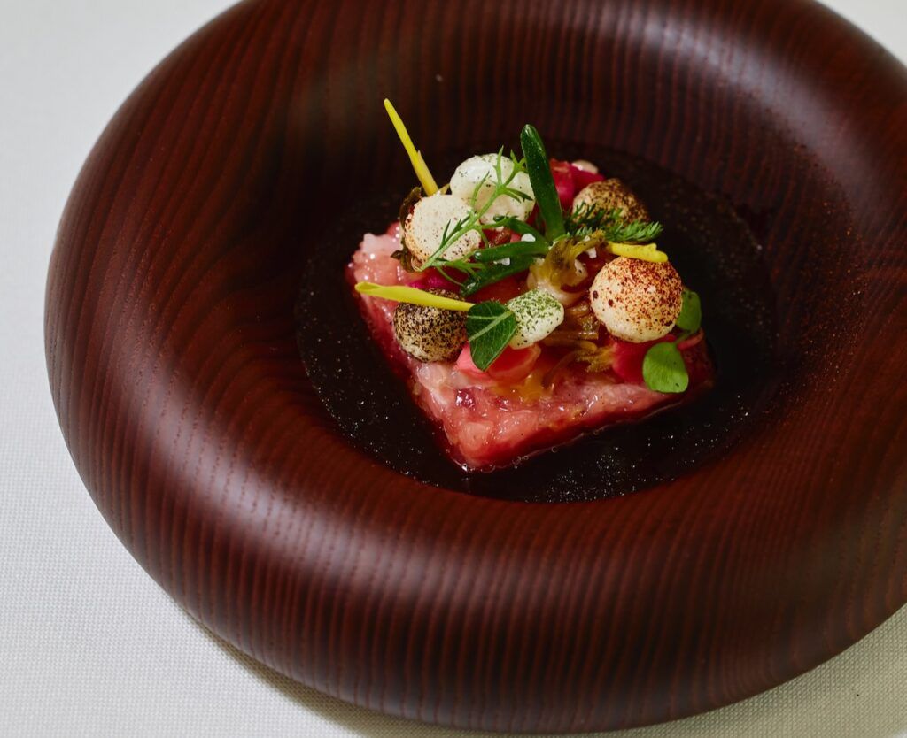 El chef alemán Franz-Josef Unterlechner gana Chef Balfegó 2025 3 Andrea de Carlo Tartar de carne y consome 1