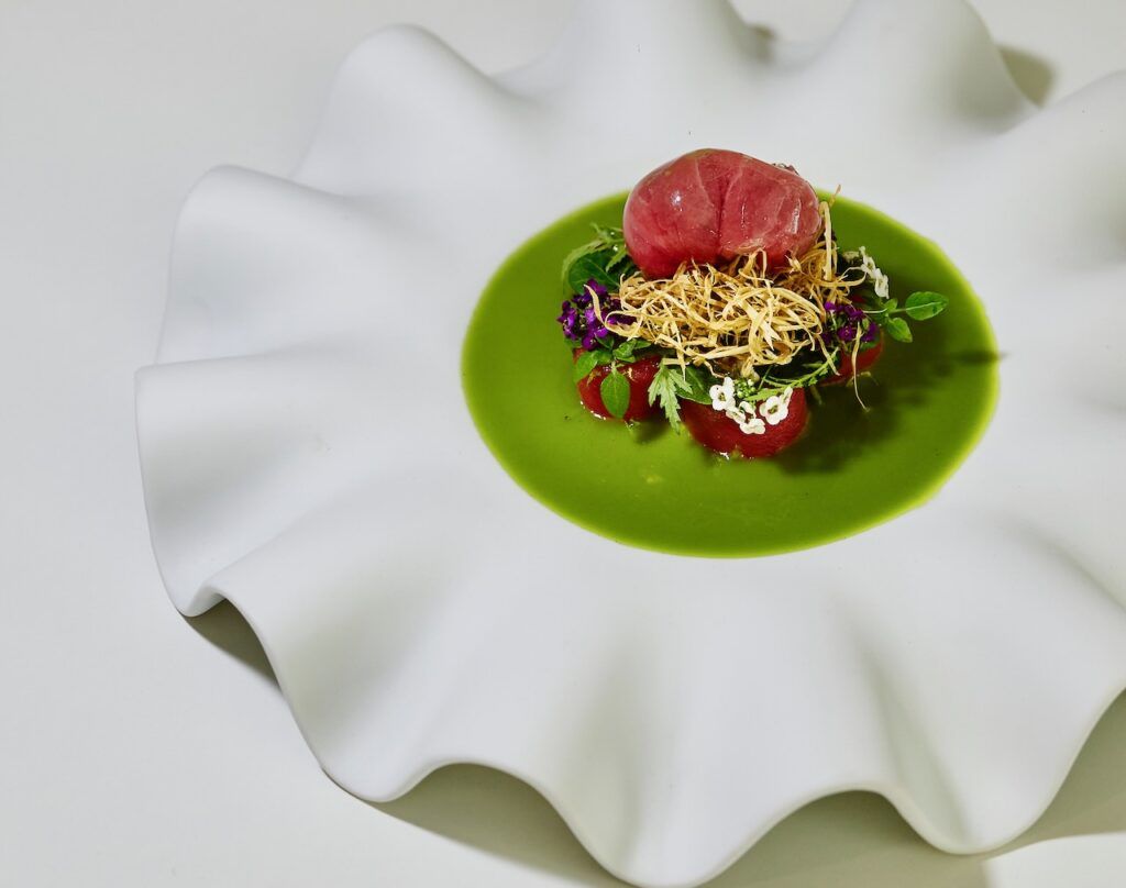 El chef alemán Franz-Josef Unterlechner gana Chef Balfegó 2025 18 Perla deFranz Josef Unterlechner Atun Rellena Caviar Ossetra Ostra Tagetes flores comestibles citricas 1