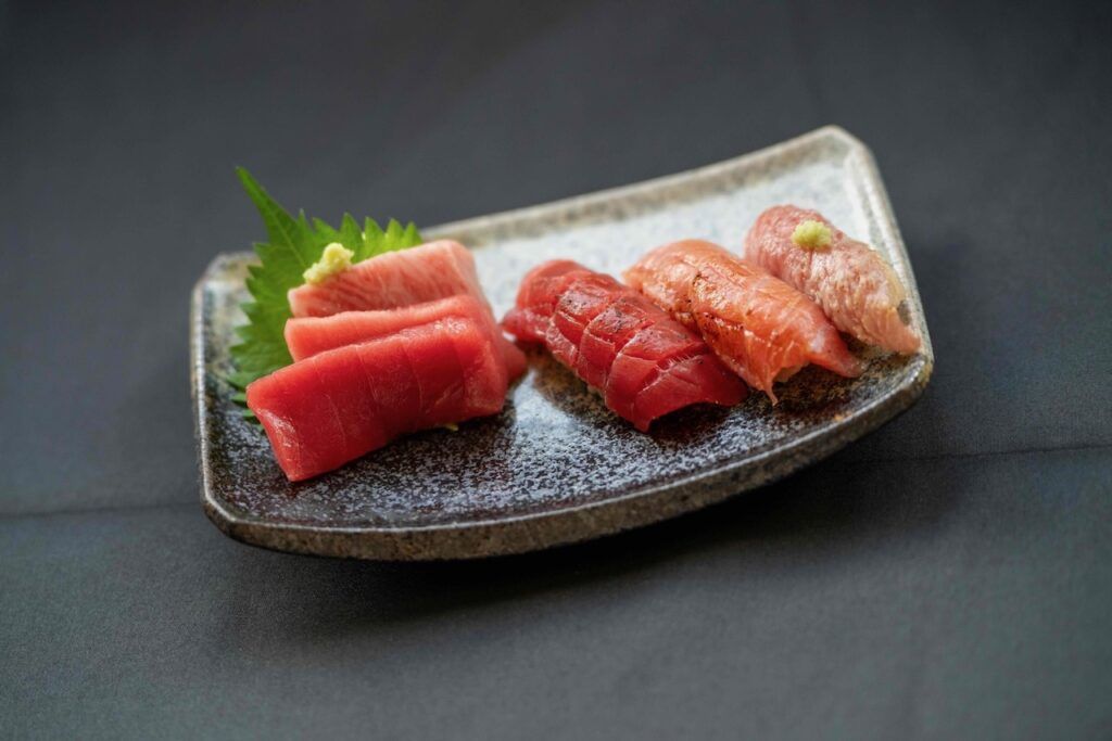 Paolo Cini, del restaurante IE Koji Sakabana de Roma, se proclama ganador de ITAMAE Balfegó 2026 6 HEUNG sashumi nigiri 1